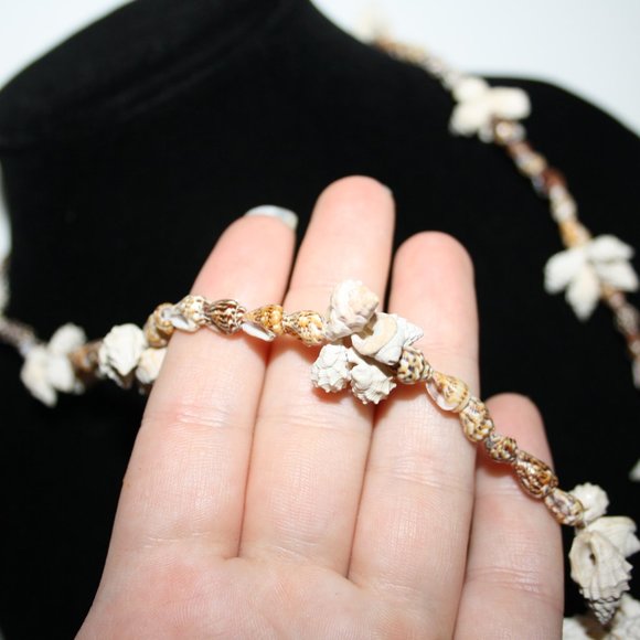 Vintage shell necklace 36" - Picture 3 of 3
